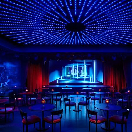The Times Square Edition New York Ngoại thất bức ảnh The stage at the Magic Castle