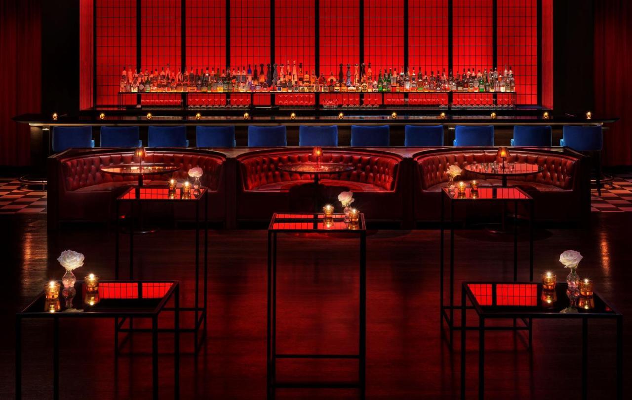 The Times Square Edition New York Ngoại thất bức ảnh The bar at the nightclub