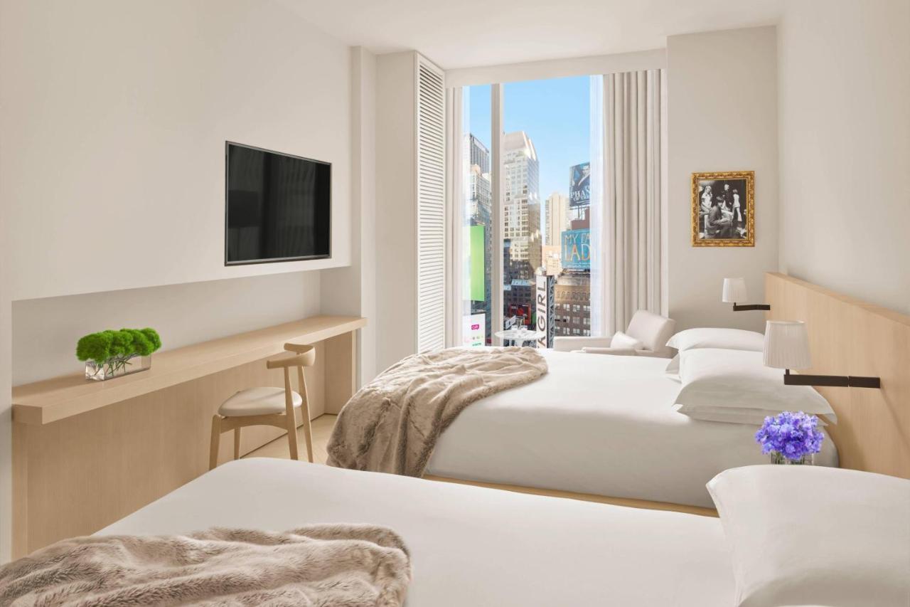 The Times Square Edition New York Ngoại thất bức ảnh A guest room