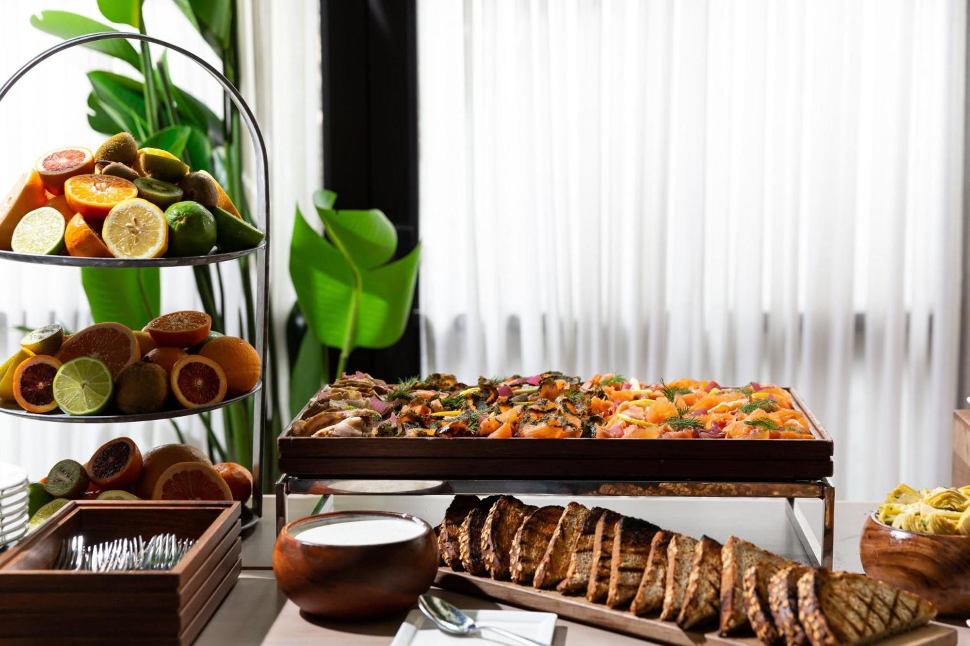 The Times Square Edition New York Ngoại thất bức ảnh A buffet at a hotel