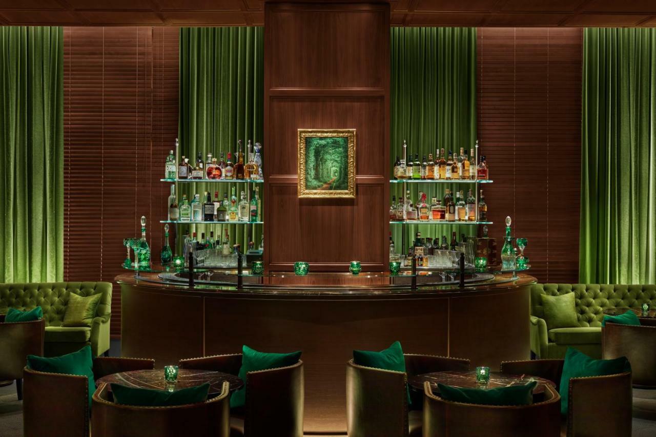 The Times Square Edition New York Ngoại thất bức ảnh The bar at the Green Bar
